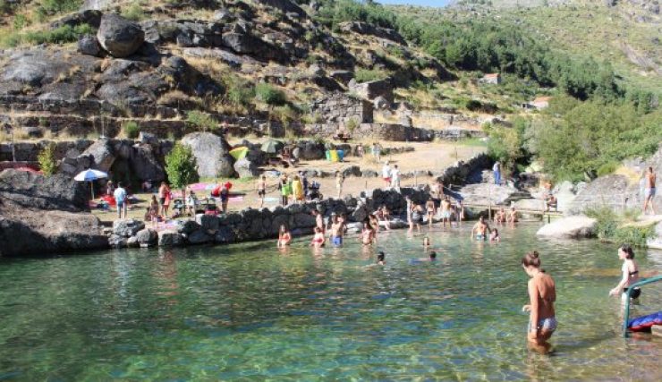 Praia fluvial de Loriga na Serra da Estrela